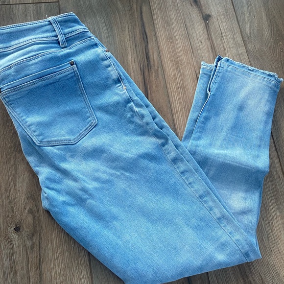 The Skimmer mom jeans by White House Black Market - Picture 2 of 2